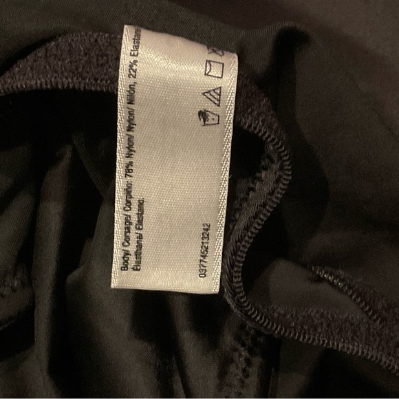 EUC (worn once) Flexees Women`s Decadence Camisole, size 38B,in Black/Latte Lift - Picture 4 of 4